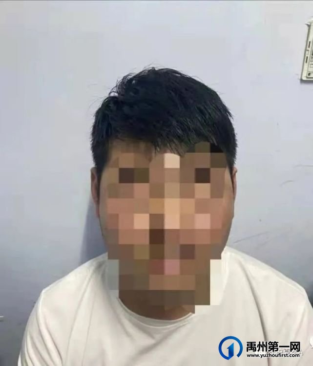 5月28日,禹州警方在市区大同路一宅院内抓获8人 5月28日,禹州警方在市区大同路一宅院内抓获8人