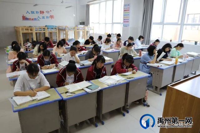 禹州一高高三年级自由复习备考掠影 禹州一高高三年级自由复习备考掠影