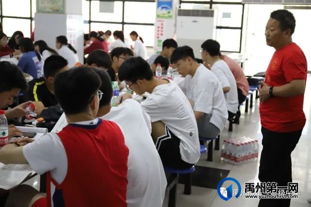 禹州一高高三年级自由复习备考掠影 禹州一高高三年级自由复习备考掠影