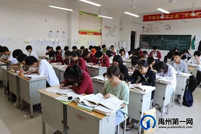 禹州一高高三年级自由复习备考掠影 禹州一高高三年级自由复习备考掠影