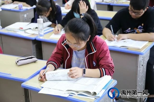 禹州一高高三年级自由复习备考掠影 禹州一高高三年级自由复习备考掠影