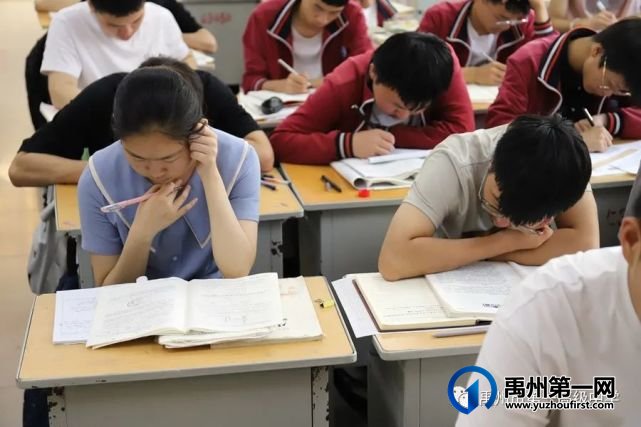 禹州一高高三年级自由复习备考掠影 禹州一高高三年级自由复习备考掠影