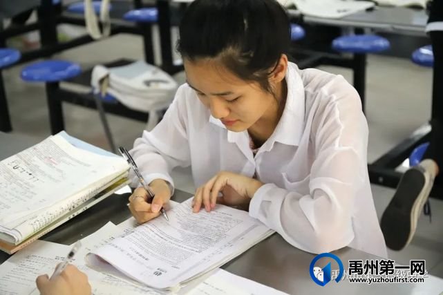 禹州一高高三年级自由复习备考掠影 禹州一高高三年级自由复习备考掠影