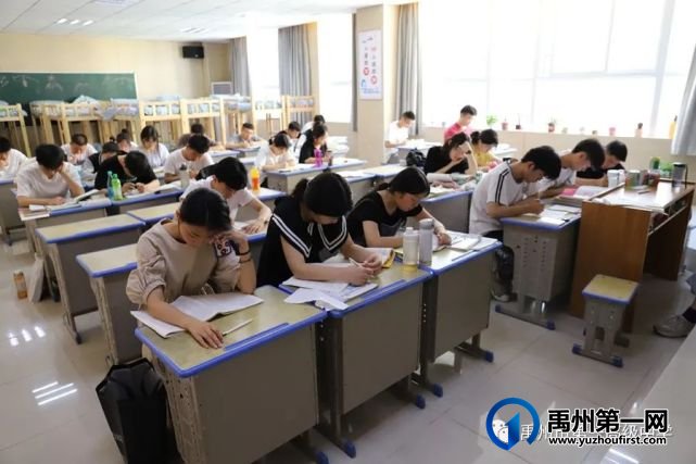 禹州一高高三年级自由复习备考掠影 禹州一高高三年级自由复习备考掠影