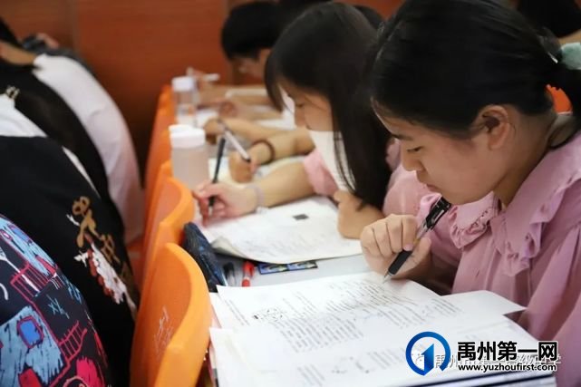 禹州一高高三年级自由复习备考掠影 禹州一高高三年级自由复习备考掠影