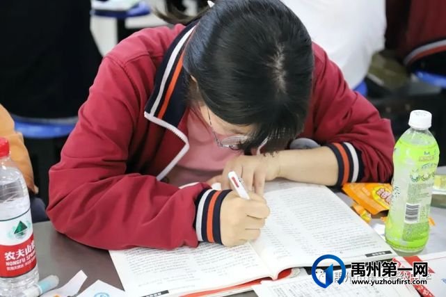 禹州一高高三年级自由复习备考掠影 禹州一高高三年级自由复习备考掠影