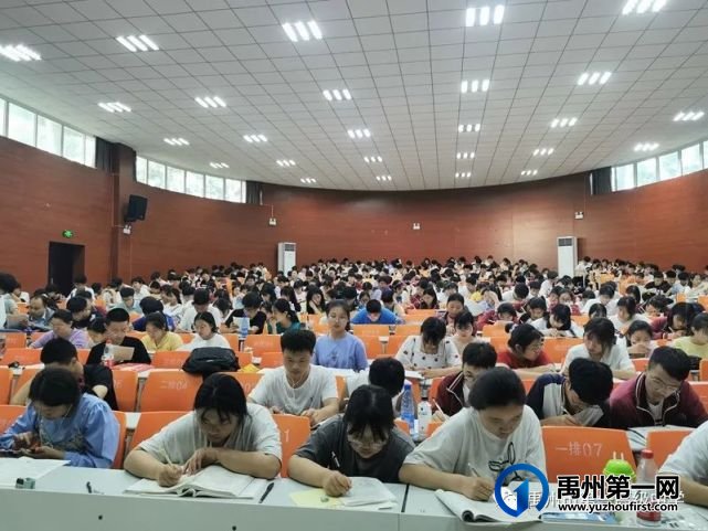 禹州一高高三年级自由复习备考掠影 禹州一高高三年级自由复习备考掠影