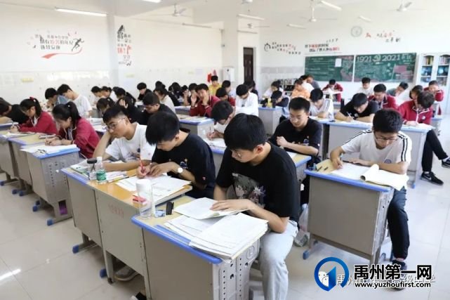 禹州一高高三年级自由复习备考掠影 禹州一高高三年级自由复习备考掠影