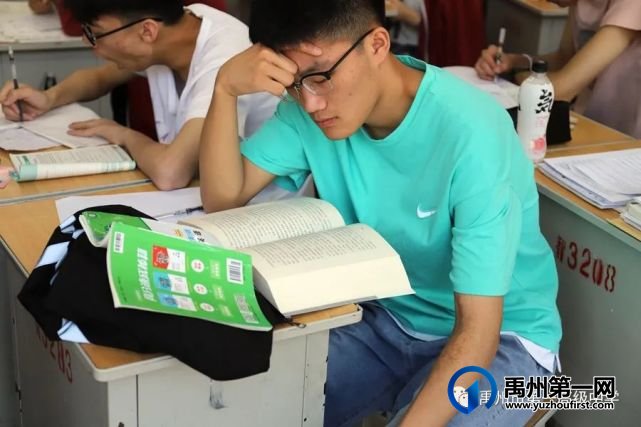 禹州一高高三年级自由复习备考掠影 禹州一高高三年级自由复习备考掠影