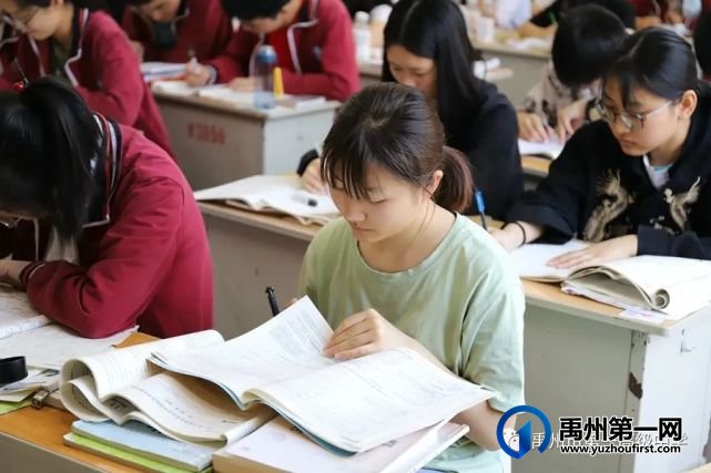 禹州一高高三年级自由复习备考掠影 禹州一高高三年级自由复习备考掠影