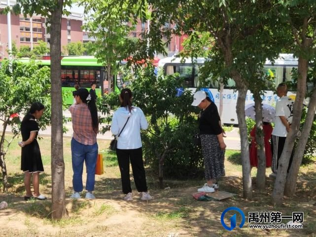 直击2021禹州高考现场,我们拍下了这感人的一幕 直击2021禹州高考现场,我们拍下了这感人的一幕