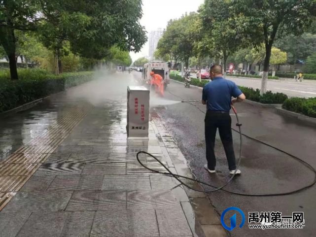 禹州环卫:雨后清理忙 整洁保畅通 禹州环卫:雨后清理忙 整洁保畅通