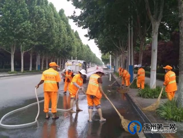 禹州环卫:雨后清理忙 整洁保畅通 禹州环卫:雨后清理忙 整洁保畅通