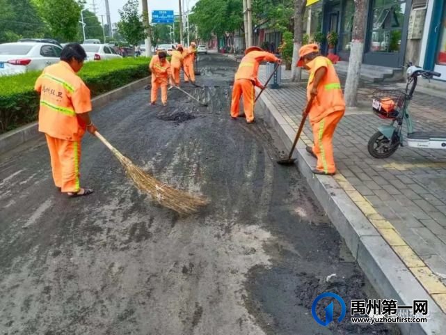 禹州环卫:雨后清理忙 整洁保畅通 禹州环卫:雨后清理忙 整洁保畅通
