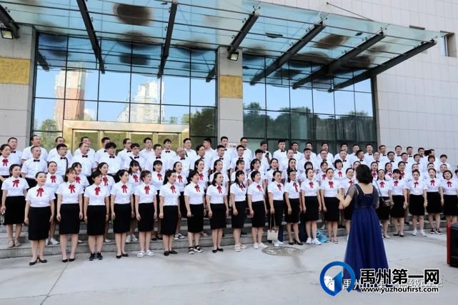 禹州一高在全市“庆祝中国共产党成立100周年合唱比赛”中大放异彩 禹州一高在全市“庆祝中国共产党成立100周年合唱比赛”中大放异彩
