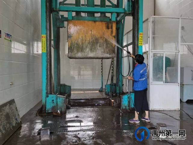 禹州环卫:打造洁净城市环境 喜迎建党100周年 禹州环卫:打造洁净城市环境 喜迎建党100周年