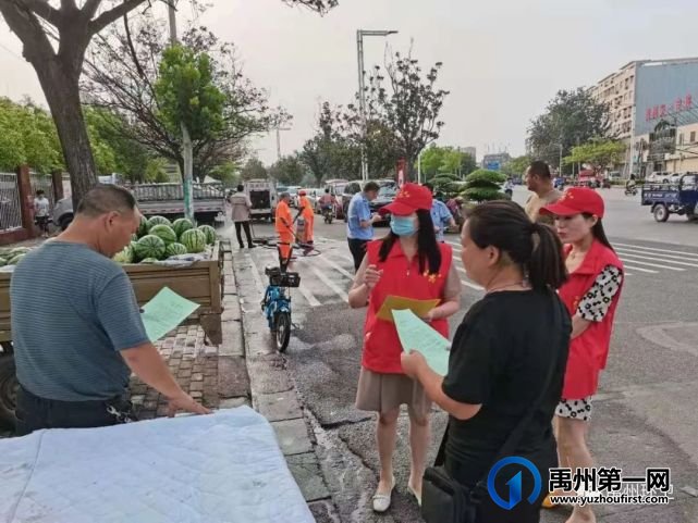 禹州环卫:倾心服务瓜农销售 同心共建靓丽家园 禹州环卫:倾心服务瓜农销售 同心共建靓丽家园