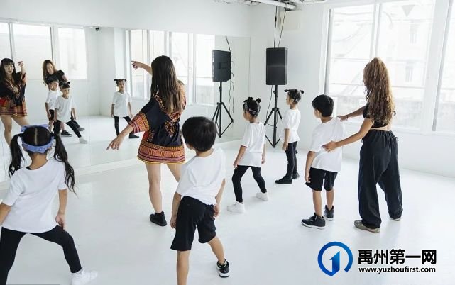 禹州绿城蘭亭第二届海豚计划,等你来“游”! 禹州绿城蘭亭第二届海豚计划,等你来“游”!