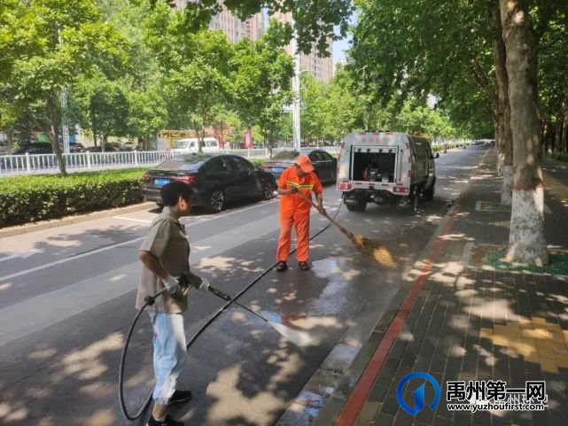禹州环卫:战高温、斗酷暑 用汗水谱写城市最美乐章 禹州环卫:战高温、斗酷暑 用汗水谱写城市最美乐章