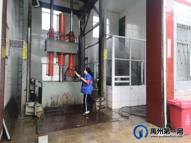 禹州环卫:雨后速行动 城市见底色 禹州环卫:雨后速行动 城市见底色