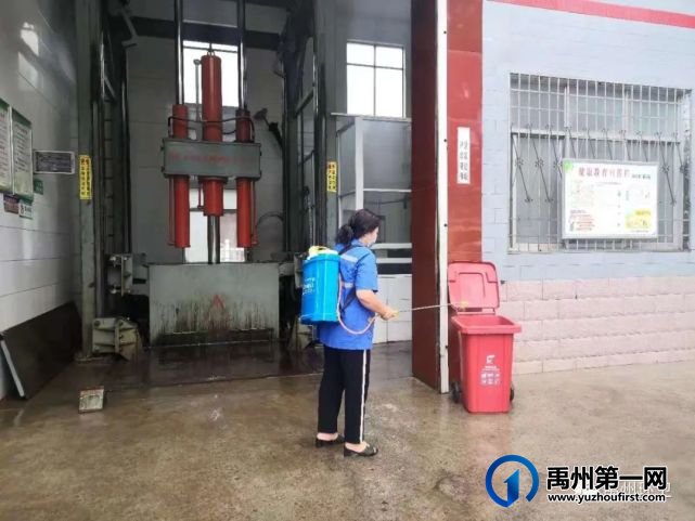 禹州环卫:雨后速行动 城市见底色 禹州环卫:雨后速行动 城市见底色