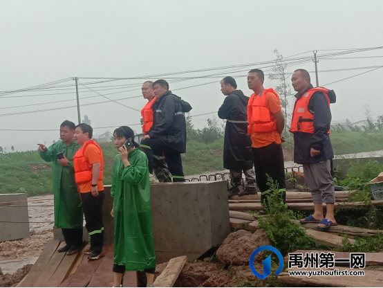 禹州这些人紧急出动!连续6天奋战在抗洪一线! 禹州这些人紧急出动!连续6天奋战在抗洪一线!