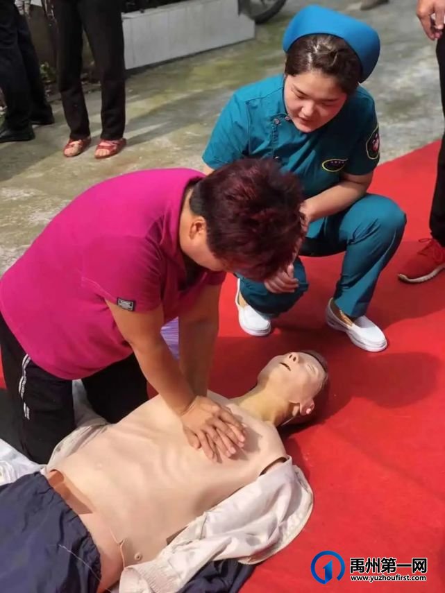 禹州市中心医院“学党史、献爱心、我为群众办实事”义诊活动---花石镇河东张村 禹州市中心医院“学党史、献爱心、我为群众办实事”义诊活动---花石镇河东张村
