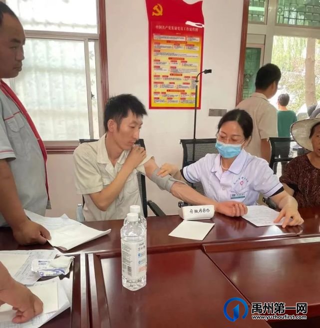 禹州市中心医院“学党史、献爱心、我为群众办实事”义诊活动---花石镇河东张村 禹州市中心医院“学党史、献爱心、我为群众办实事”义诊活动---花石镇河东张村