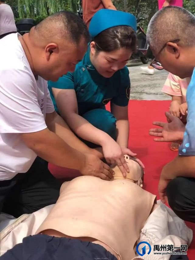 禹州市中心医院“学党史、献爱心、我为群众办实事”义诊活动---花石镇河东张村 禹州市中心医院“学党史、献爱心、我为群众办实事”义诊活动---花石镇河东张村