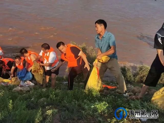 禹州颍河顺店段坍塌!快看抗洪救灾中的顺店速度! 禹州颍河顺店段坍塌!快看抗洪救灾中的顺店速度!