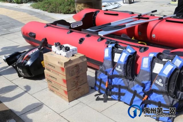 禹州的爱心人士及企业为抢险救灾捐献一艘快艇 禹州的爱心人士及企业为抢险救灾捐献一艘快艇