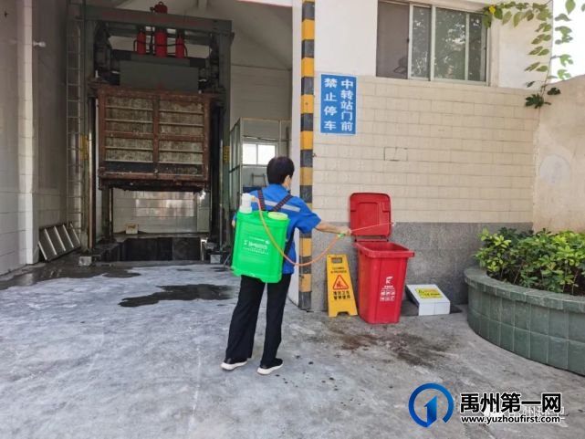 禹州环卫:严防严控,筑牢疫情防控“环卫防线” 禹州环卫:严防严控,筑牢疫情防控“环卫防线”