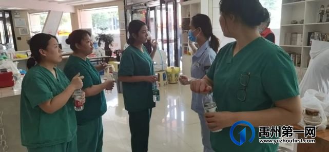 禹州市二院烈日高温下的核酸检测现场!这一幕幕,令人动容 禹州市二院烈日高温下的核酸检测现场!这一幕幕,令人动容