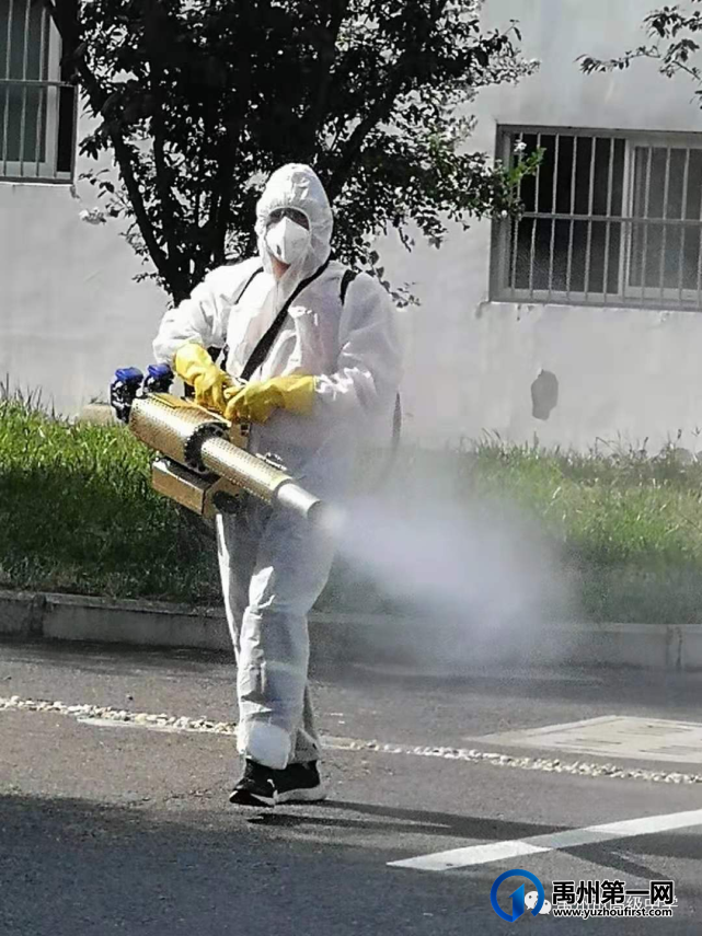 禹州高中对校园进行全面疫情防控消杀 禹州高中对校园进行全面疫情防控消杀