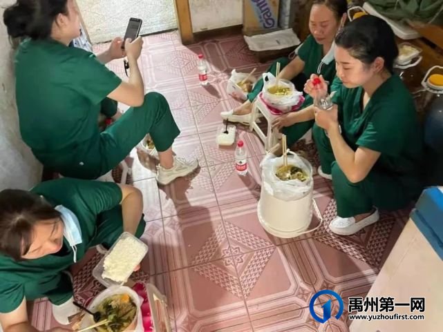 禹州市中心医院援许医疗队载誉归来! 禹州市中心医院援许医疗队载誉归来!