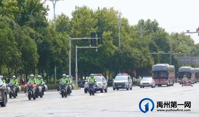禹州市中心医院援许医疗队载誉归来! 禹州市中心医院援许医疗队载誉归来!