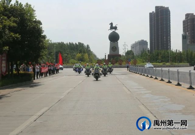 禹州交警以最高的礼遇、最深的敬意、最佳的形象迎接“战疫英雄”回家 禹州交警以最高的礼遇、最深的敬意、最佳的形象迎接“战疫英雄”回家