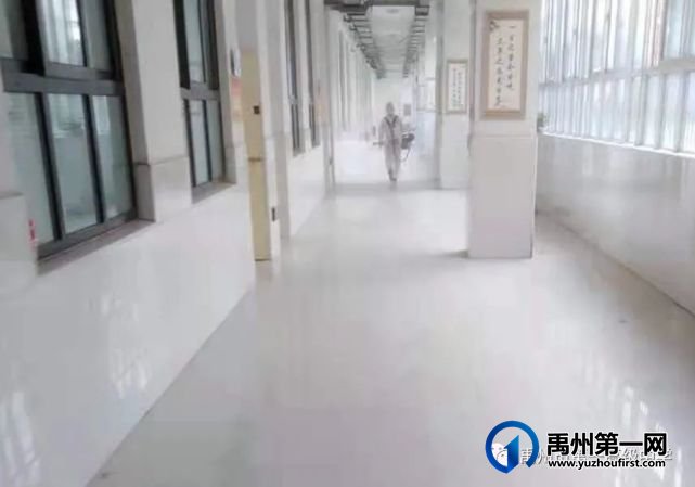 禹州一高开展校园防疫消杀工作 禹州一高开展校园防疫消杀工作