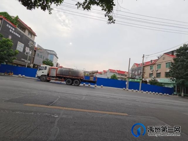现场实拍!禹州以下路段封禁,请注意绕行... 现场实拍!禹州以下路段封禁,请注意绕行...