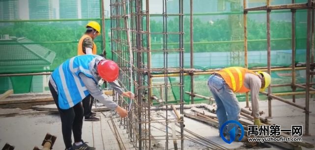 高温送清凉,绿城蘭亭向坚守在一线的城市建设者致敬! 高温送清凉,绿城蘭亭向坚守在一线的城市建设者致敬!