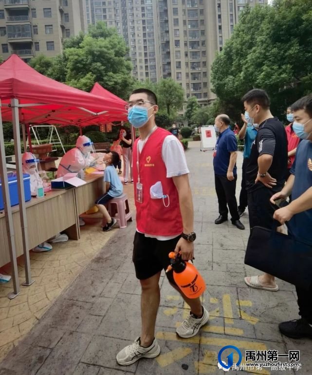 战“疫”展示青春风采,禹州一高学生疫情防控第一线有担当 战“疫”展示青春风采,禹州一高学生疫情防控第一线有担当