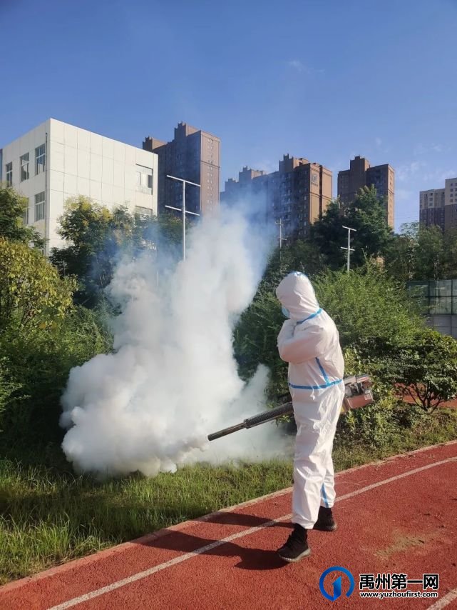 禹州建业新筑丨公益消杀进校园 筑牢校园卫生防疫线! 禹州建业新筑丨公益消杀进校园 筑牢校园卫生防疫线!