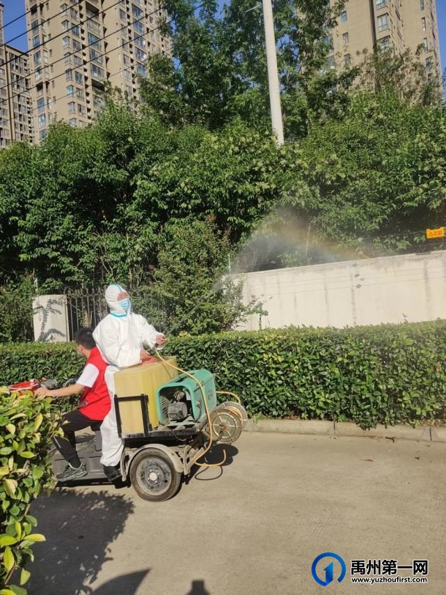 禹州建业新筑丨公益消杀进校园 筑牢校园卫生防疫线! 禹州建业新筑丨公益消杀进校园 筑牢校园卫生防疫线!