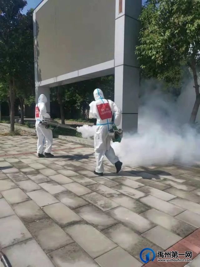 禹州建业新筑丨公益消杀进校园 筑牢校园卫生防疫线! 禹州建业新筑丨公益消杀进校园 筑牢校园卫生防疫线!