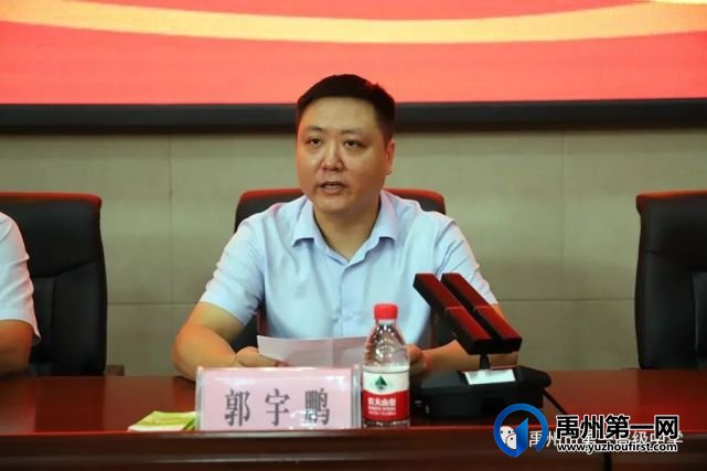 天源集团向禹州市第一高级中学捐赠10万元助学金 天源集团向禹州市第一高级中学捐赠10万元助学金