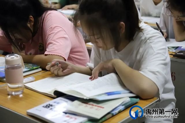 禹州市第一高级中学新生代的开学第一晚,我们去看看! 禹州市第一高级中学新生代的开学第一晚,我们去看看!