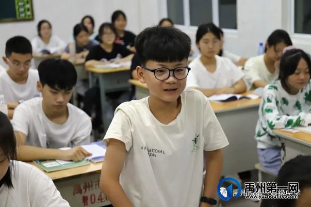 禹州市第一高级中学新生代的开学第一晚,我们去看看! 禹州市第一高级中学新生代的开学第一晚,我们去看看!