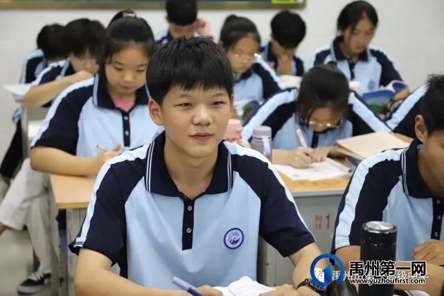 禹州市第一高级中学新生代的开学第一晚,我们去看看! 禹州市第一高级中学新生代的开学第一晚,我们去看看!