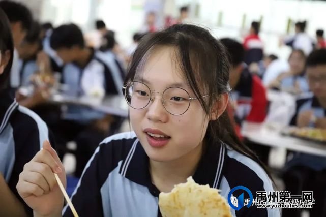 禹州一高┃走进知味园餐厅,探秘“舌尖上的诱惑” 禹州一高┃走进知味园餐厅,探秘“舌尖上的诱惑”