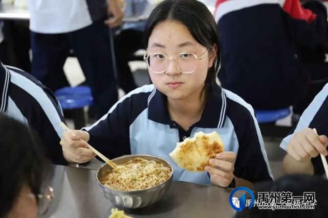 禹州一高┃走进知味园餐厅,探秘“舌尖上的诱惑” 禹州一高┃走进知味园餐厅,探秘“舌尖上的诱惑”